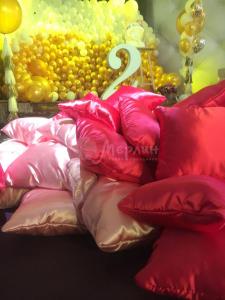 pillow-show-1